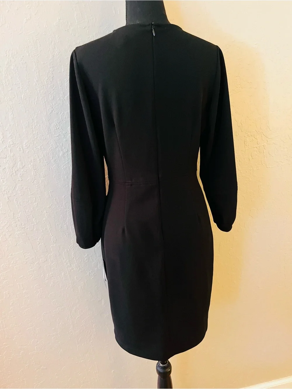 Donna Morgan sleek black